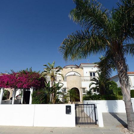 Karythia Villa Пила Екстериор снимка