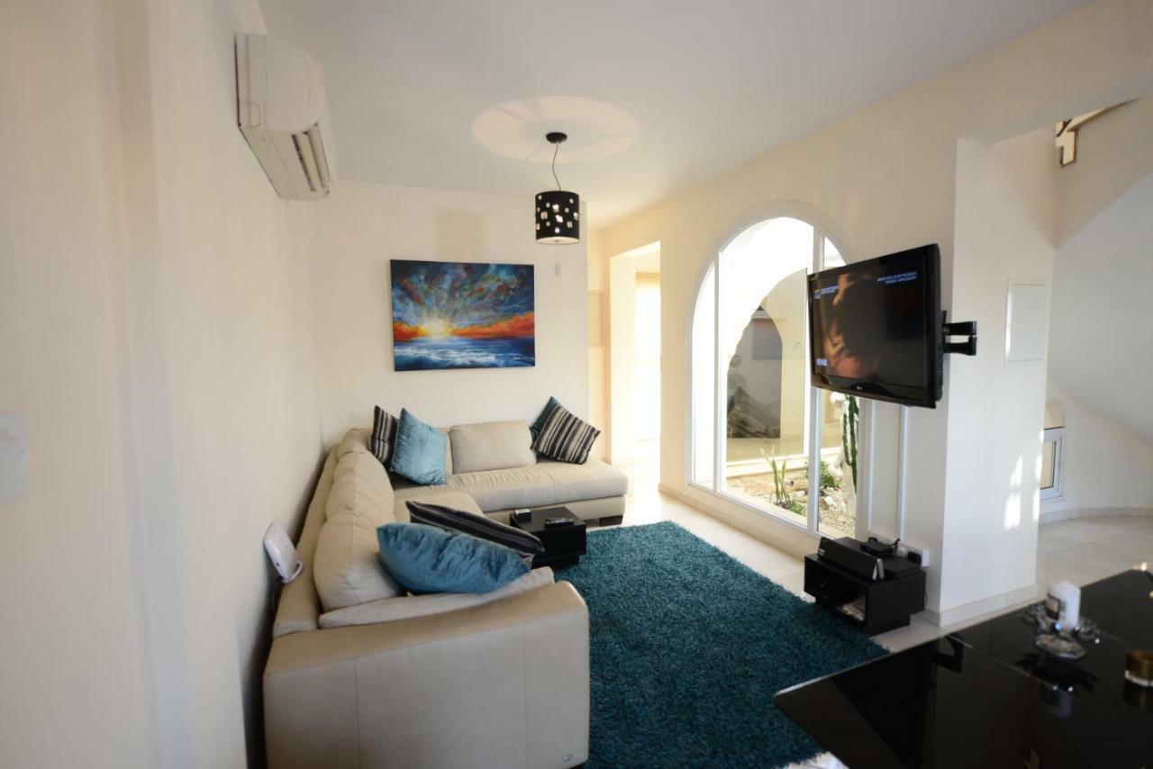 Karythia Villa Пила Екстериор снимка
