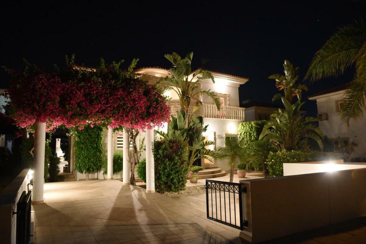 Karythia Villa Пила Екстериор снимка