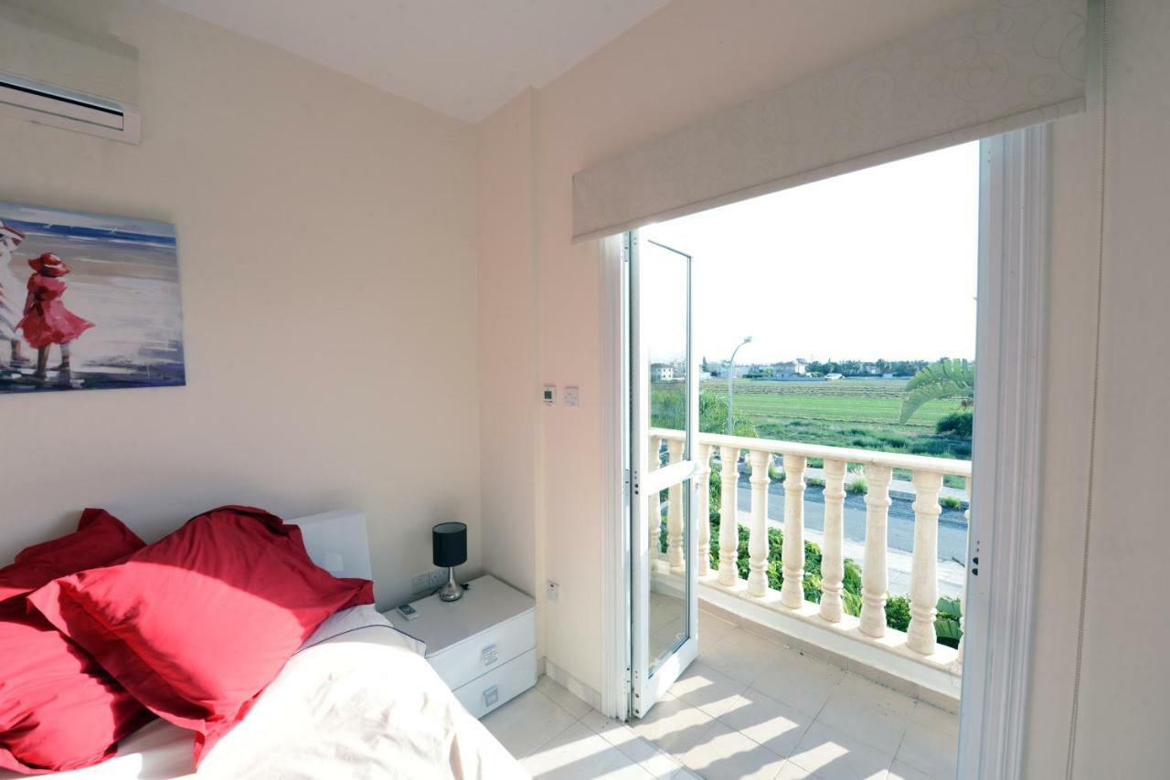 Karythia Villa Пила Екстериор снимка
