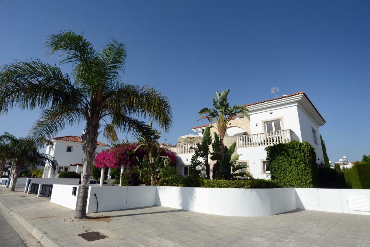 Karythia Villa Пила Екстериор снимка