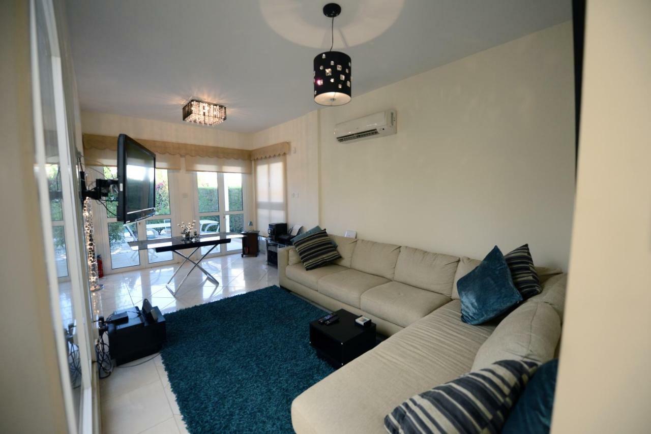 Karythia Villa Пила Екстериор снимка